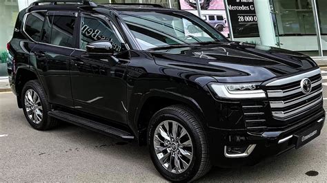 Toyota Land Cruiser LC300 .